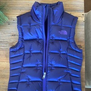 The North Face girls youth vest. Perfect condition-never worn.